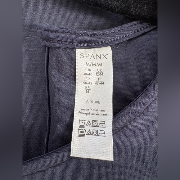 NWT SPANX Sleeveless Jumpsuit Medium - Picture 7 of 8